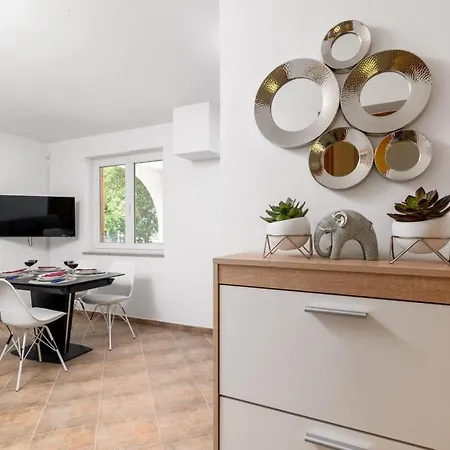 In With Terrace, Air Conditioning, W-lan, Washing Machine 5158-2 Apartmán *