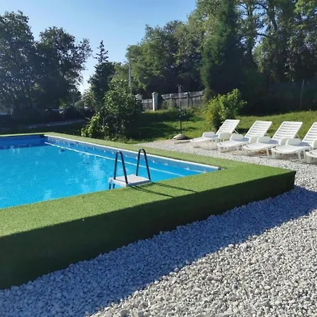 In With Terrace, Air Conditioning, W-lan, Washing Machine 5158-2 Apartmán Medulin